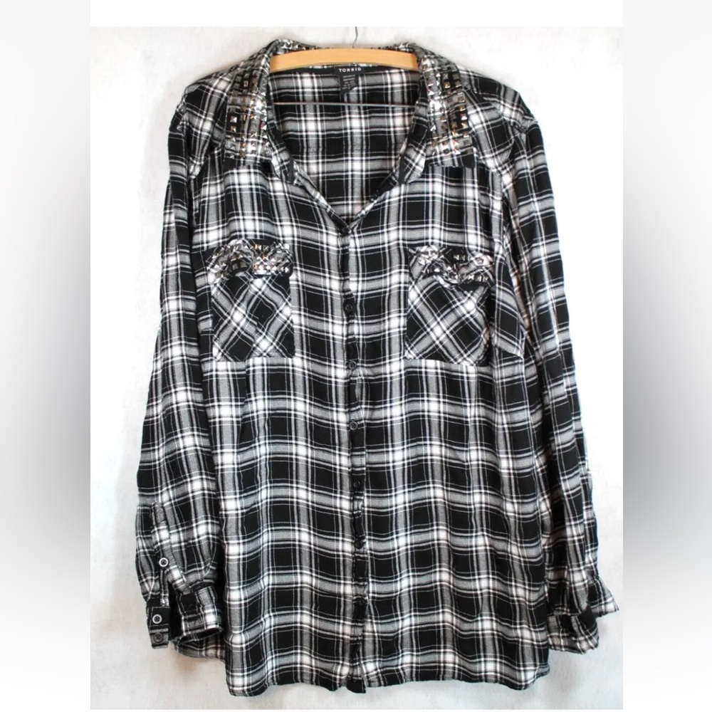 TORRID Gingham Flannel Shirt Black White Plaid Studs Long Sleeve Womens Size 3